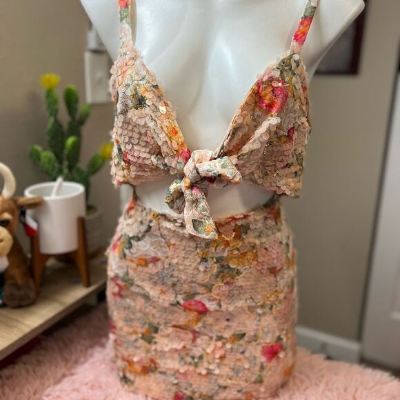 Floral dress - Picture 1 of 7